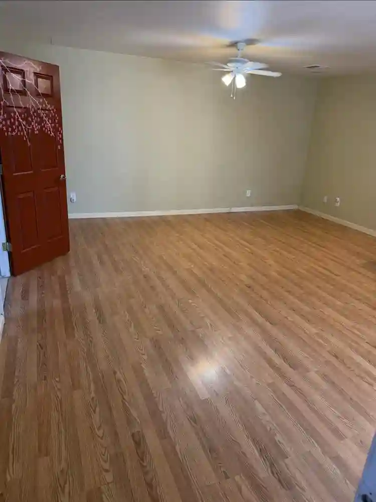 Large Master Bedroom in 55+
