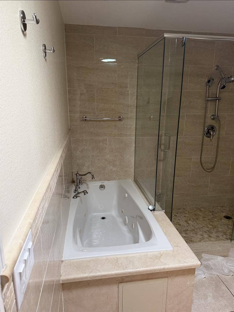 Large Master Bedroom in 55+