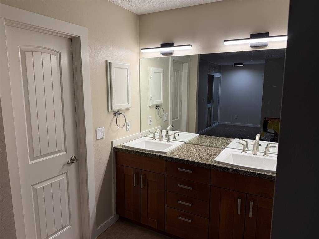 HUGE MASTER BEDROOM w/ Loft