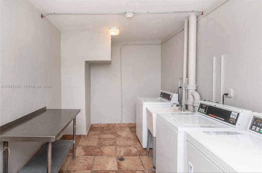 ✨ Private Room in Renovated Condo ✨