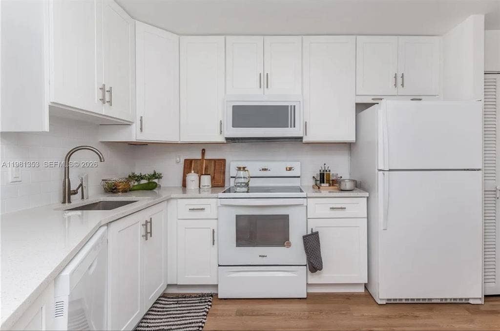 ✨ Private Room in Renovated Condo ✨