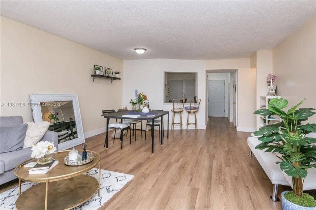 ✨ Private Room in Renovated Condo ✨