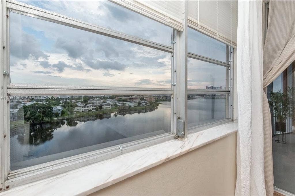 ✨ Private Room in Renovated Condo ✨