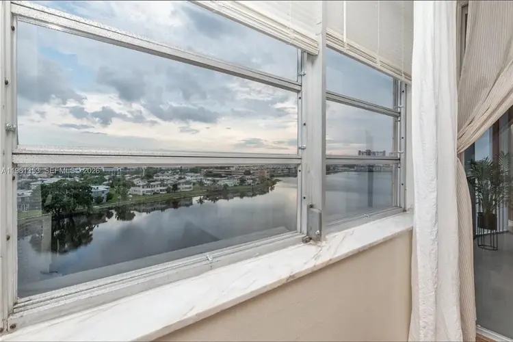 ✨ Private Room in Renovated Condo ✨