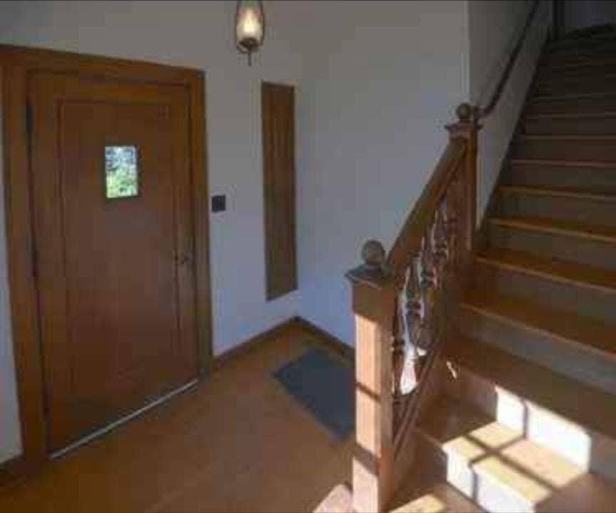 Big Room for rent with vanity.