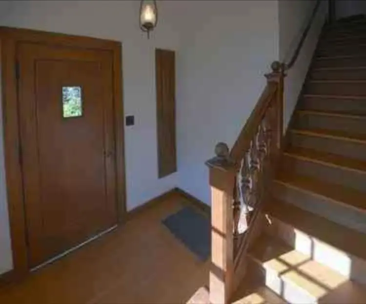 Big Room for rent with vanity.