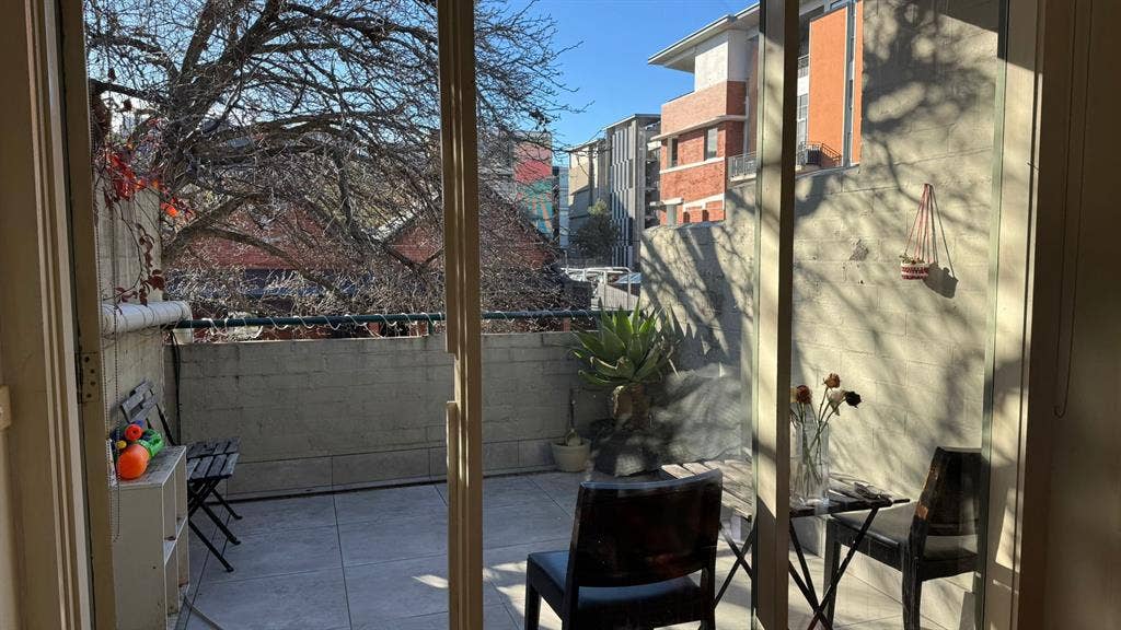 Sunny St Kilda Room Private Terrace