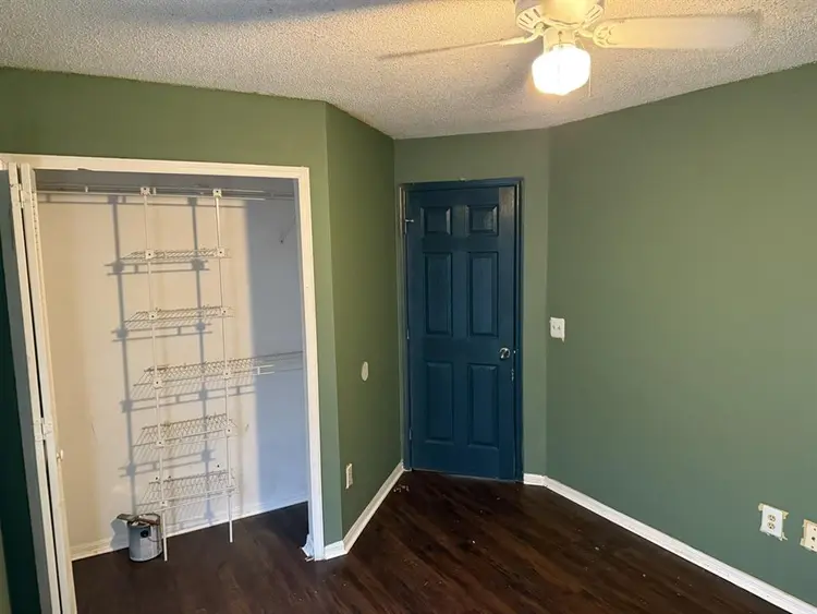 Room available: no deposit required