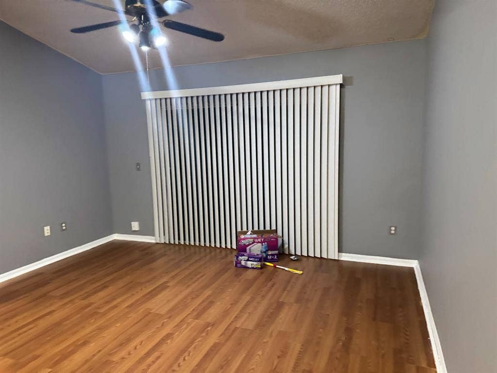 Room available: no deposit required