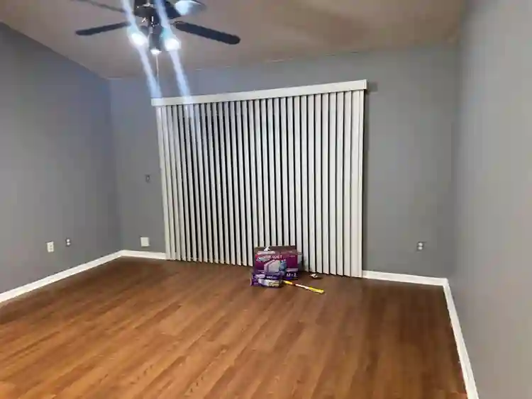 Room available: no deposit required