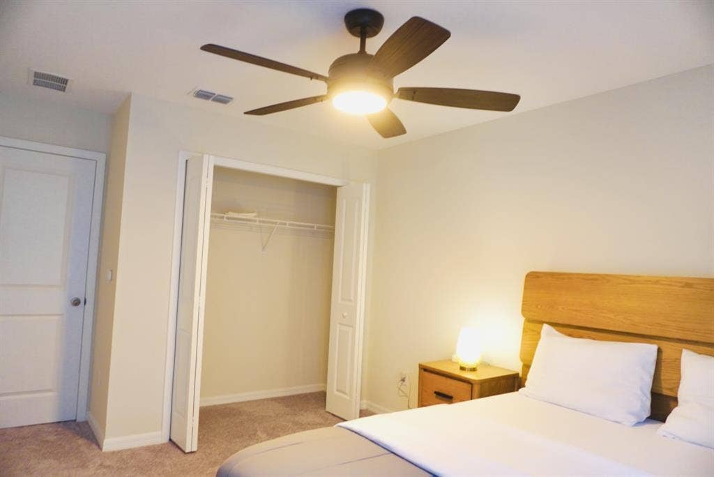 Furnished Rooms in Seffner Townhome