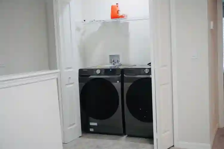 Furnished Rooms in Seffner Townhome