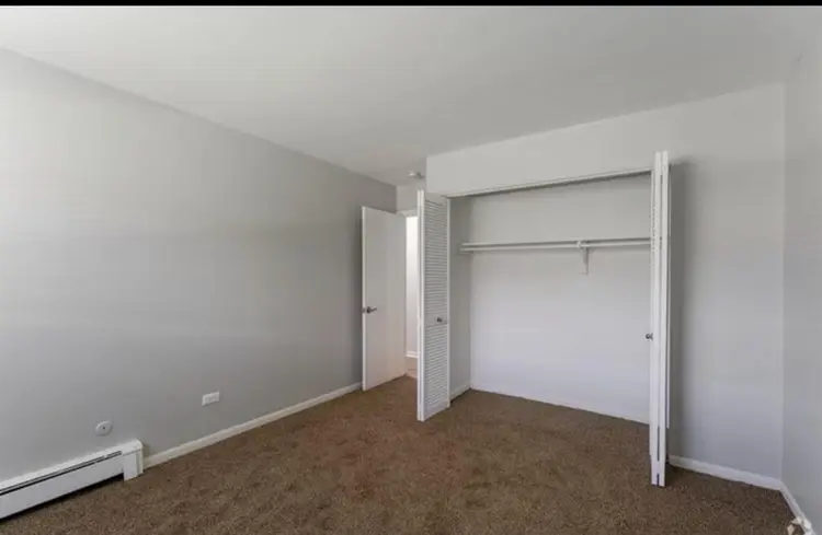 Looking for roomate(West Suburbs)