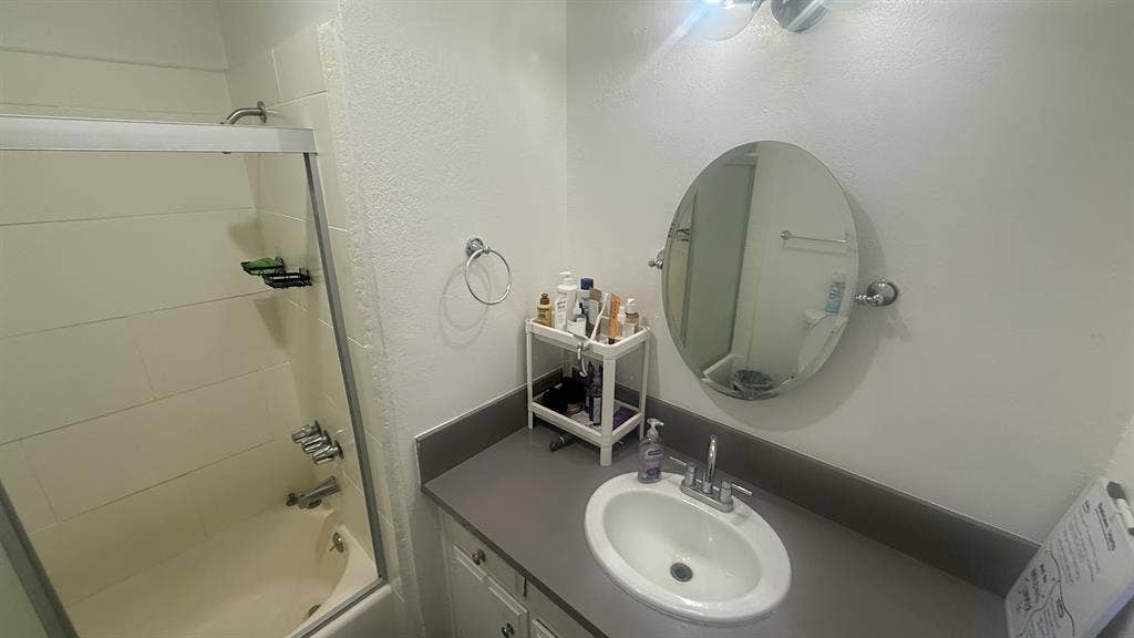 Looking for female roommate ASAP