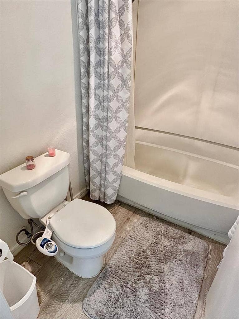 Private room and bathroom for rent