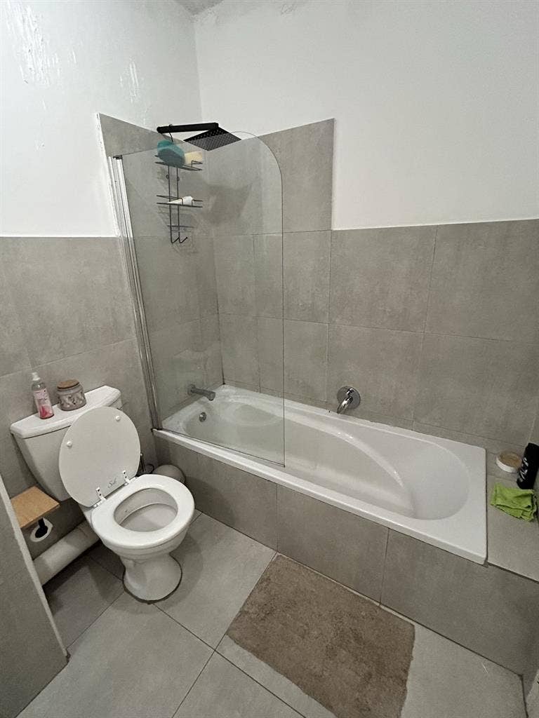 Room to rent in Illovo