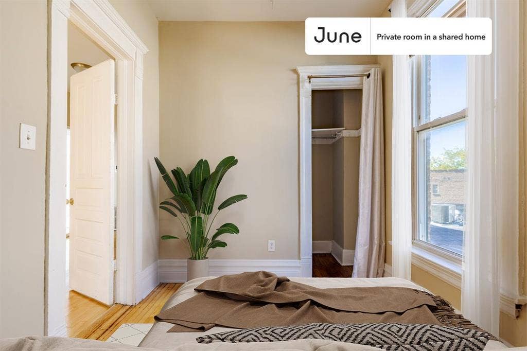 4 BR in Chicago