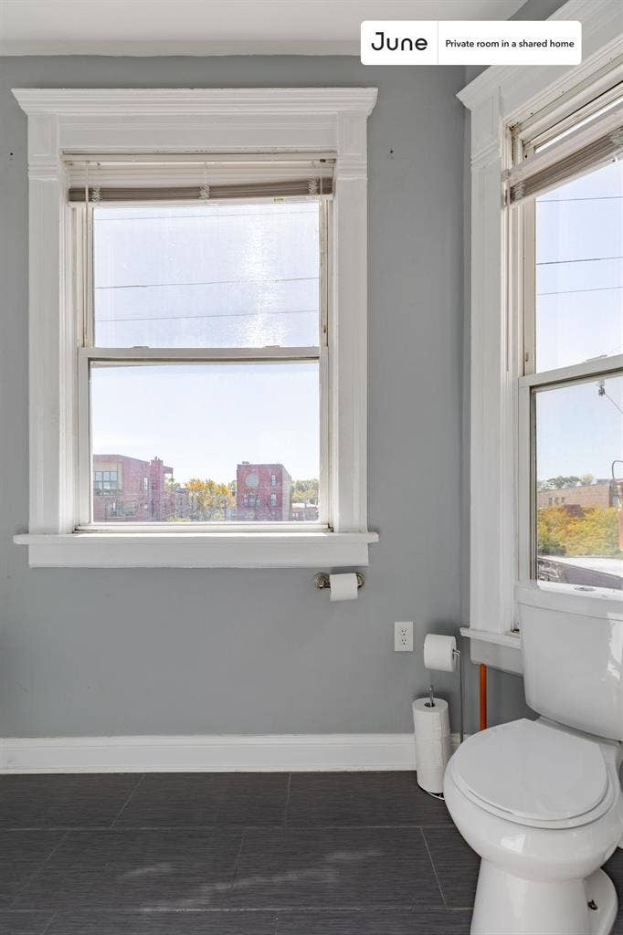 4 BR in Chicago