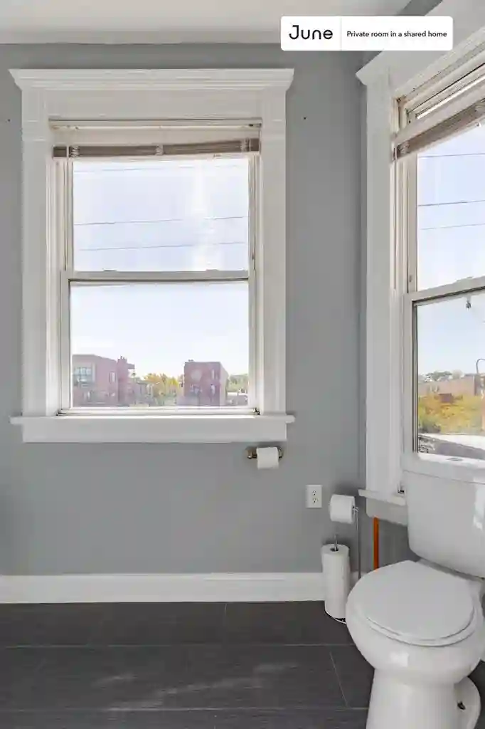 4 BR in Chicago