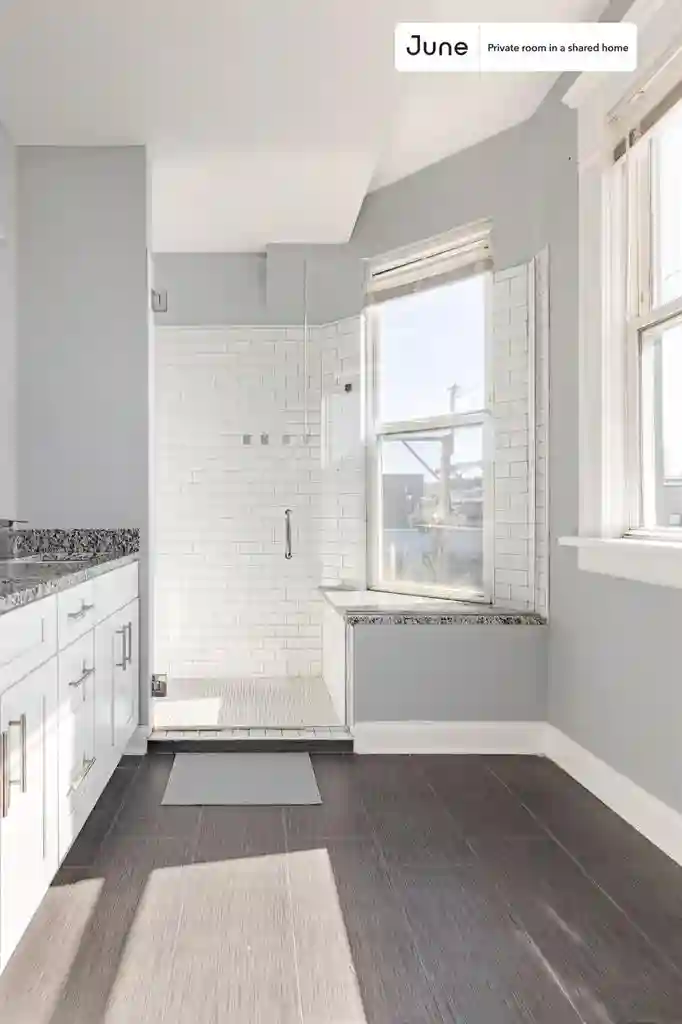 4 BR in Chicago