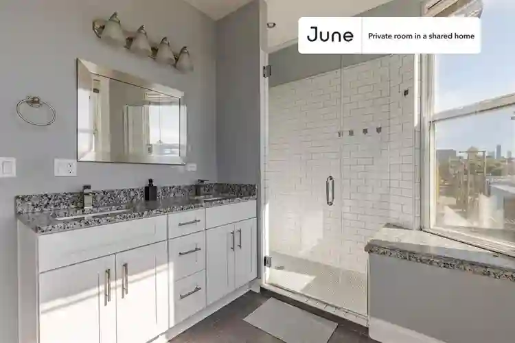 4 BR in Chicago