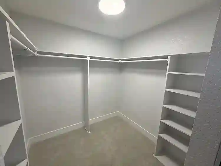 New Listing *Utilities included*