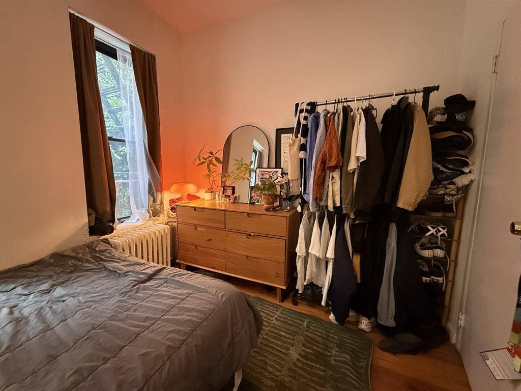 One room in true 2 bed/1 bath in EV
