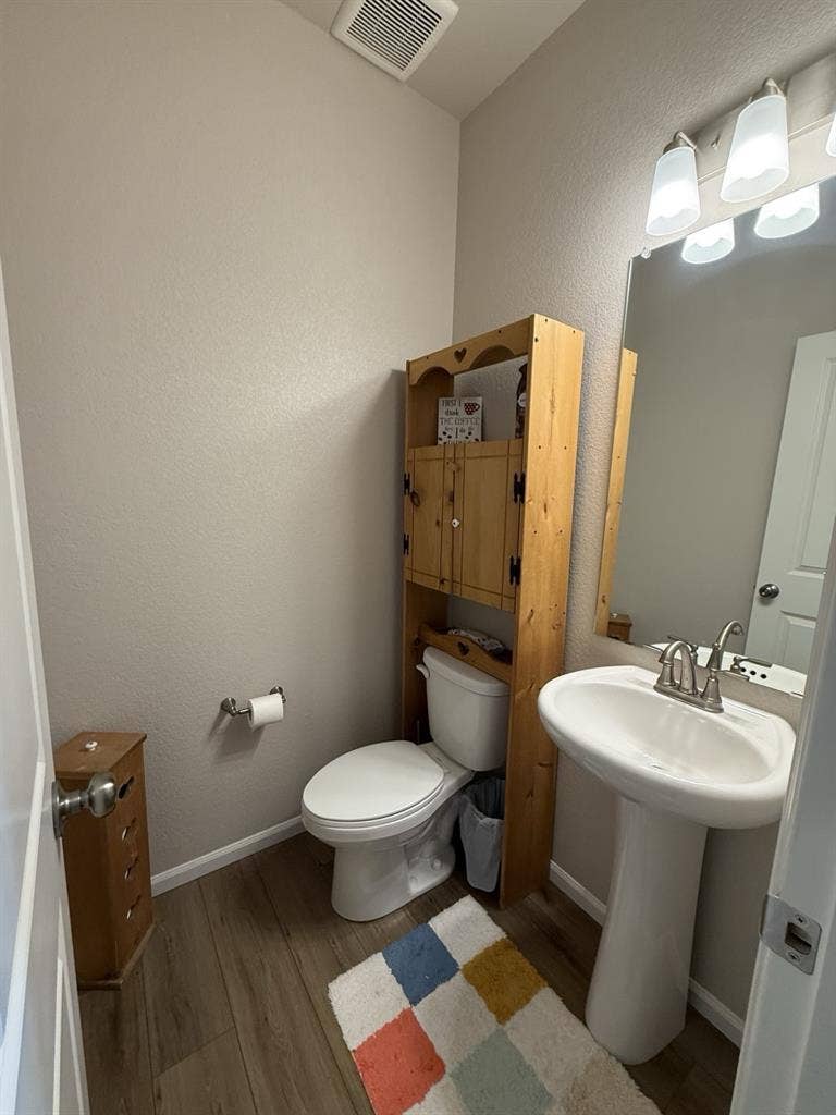 Need a roommate asap
