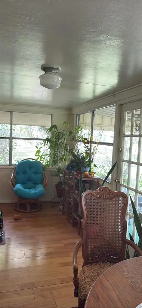 Roommate wanted-