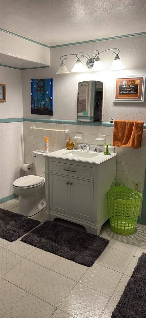 Roommate wanted-