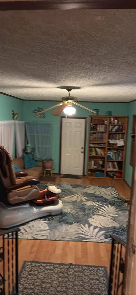 Roommate wanted-