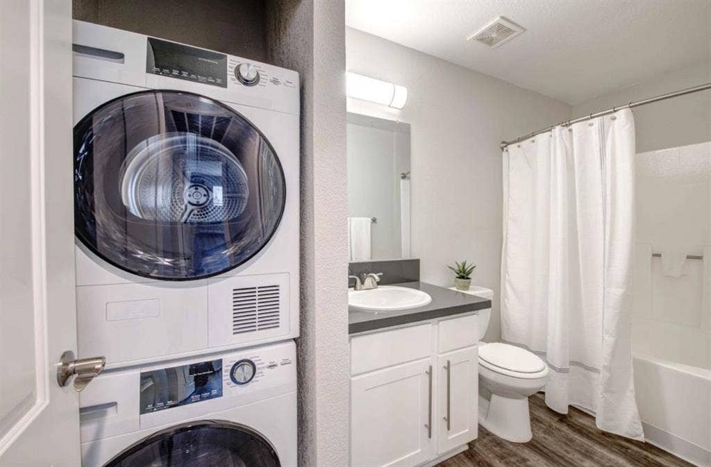 1 room available with bathroom