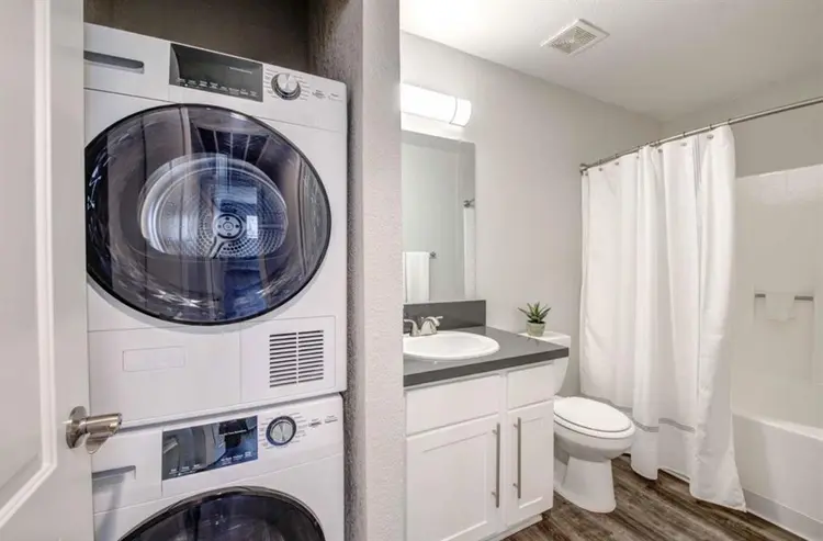 1 room available with bathroom