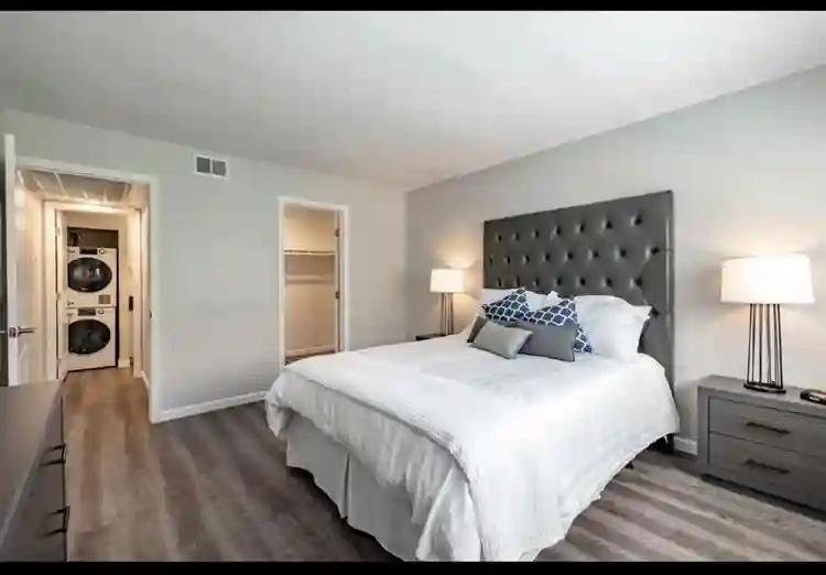 1 room available with bathroom