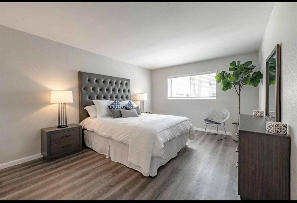 1 room available with bathroom