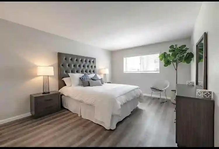1 room available with bathroom