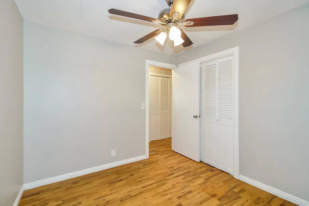 CLEAN AND NICE ROOM READY TO RENT