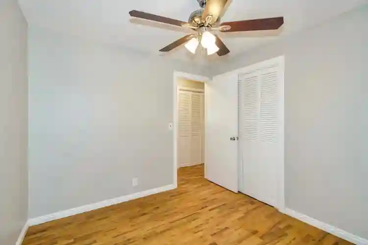 CLEAN AND NICE ROOM READY TO RENT