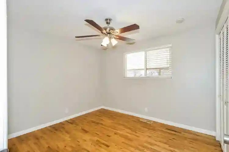 CLEAN AND NICE ROOM READY TO RENT