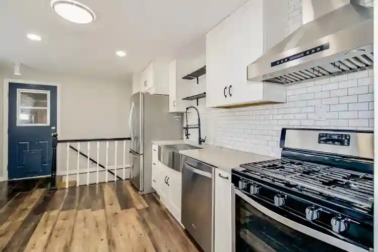 CLEAN AND NICE ROOM READY TO RENT
