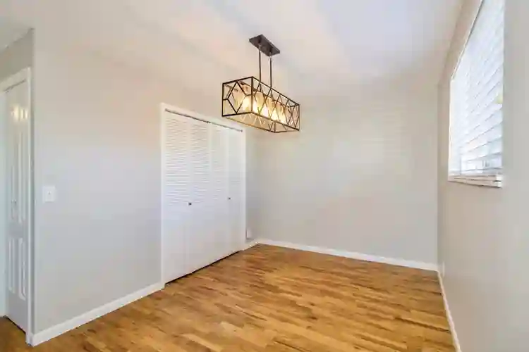 CLEAN AND NICE ROOM READY TO RENT