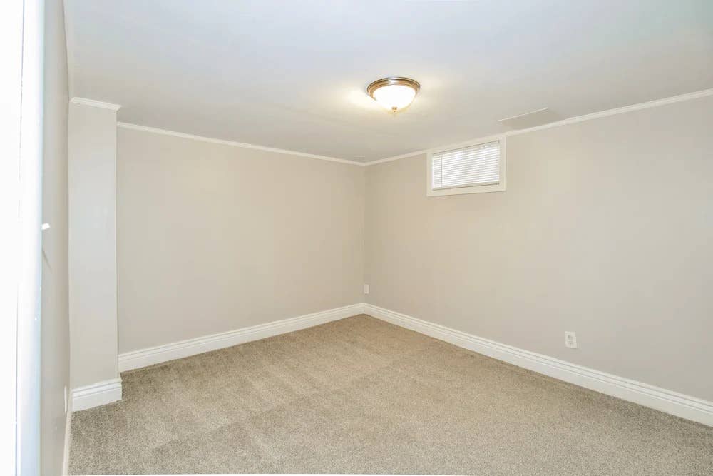 WHOLE HOUSE READY TO RENT ASAP