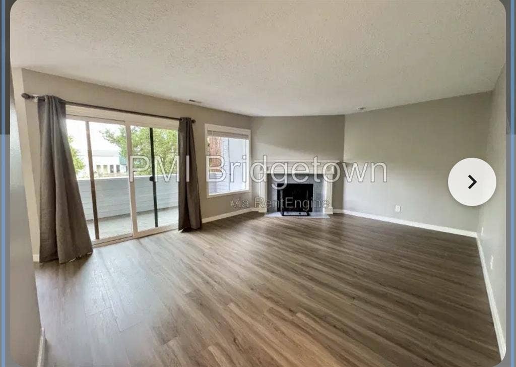 2B 2BA Condo; dog friendly, Oct 1