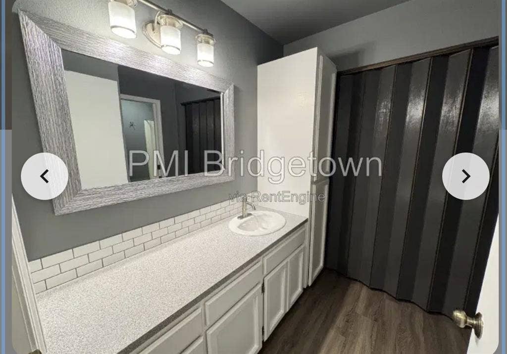 2B 2BA Condo; dog friendly, Oct 1