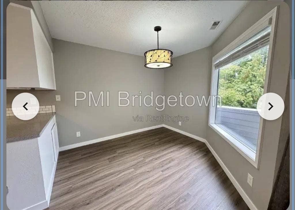 2B 2BA Condo; dog friendly, Oct 1