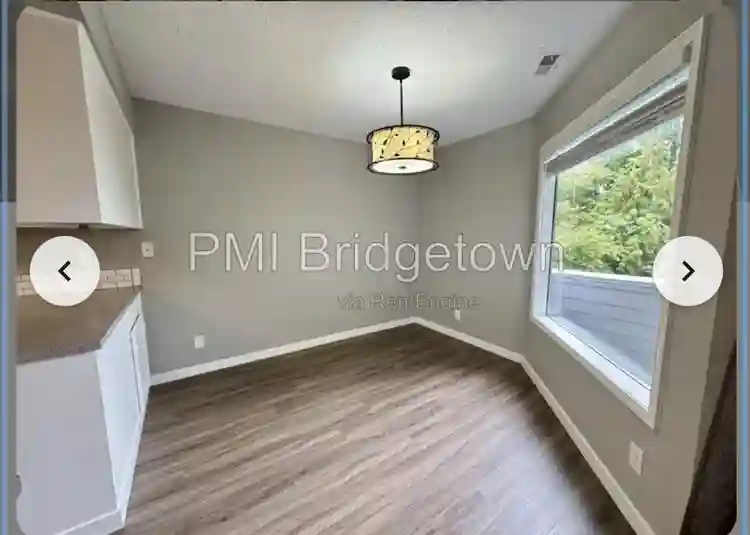 2B 2BA Condo; dog friendly, Oct 1