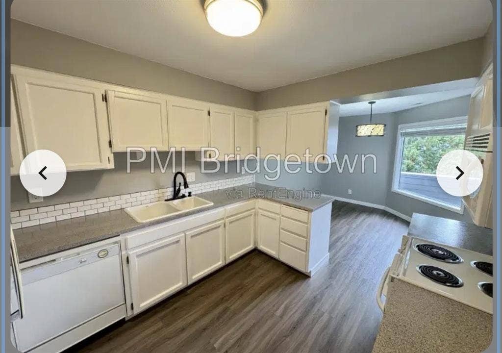 2B 2BA Condo; dog friendly, Oct 1