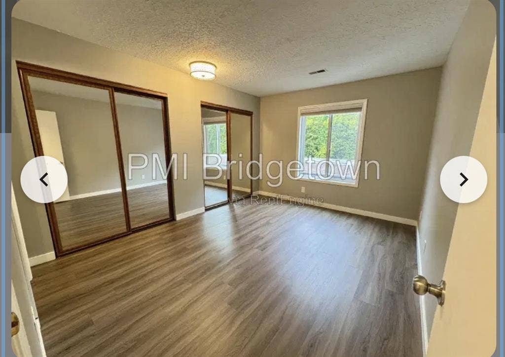 2B 2BA Condo; dog friendly, Oct 1