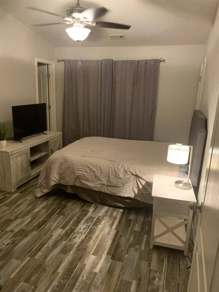 Master bedroom/Private Bath