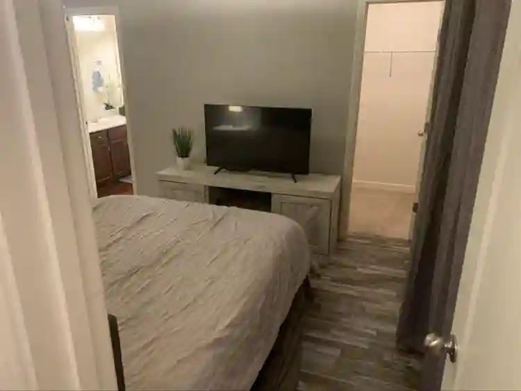 Master bedroom/Private Bath